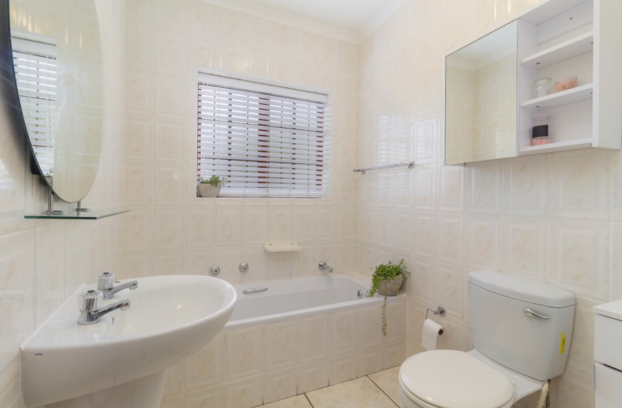 6 Bedroom Property for Sale in Tijgerhof Western Cape